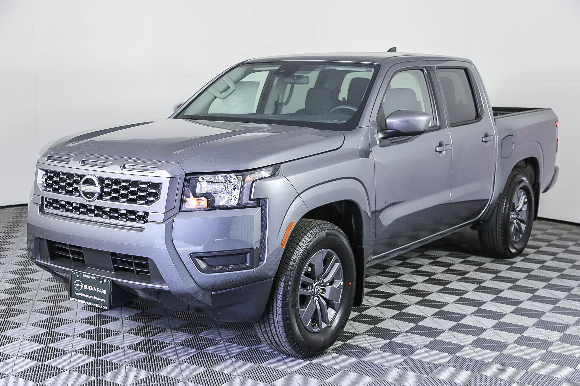 2025 Nissan Frontier SV photo 5