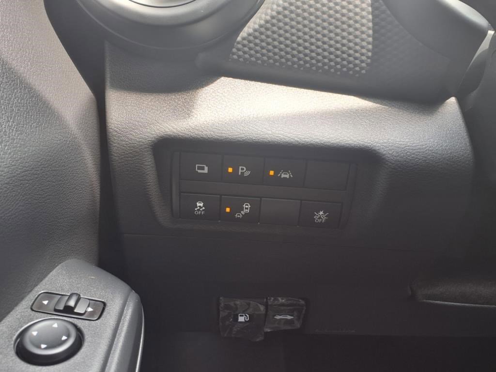 2025 Nissan Kicks Play S photo 15