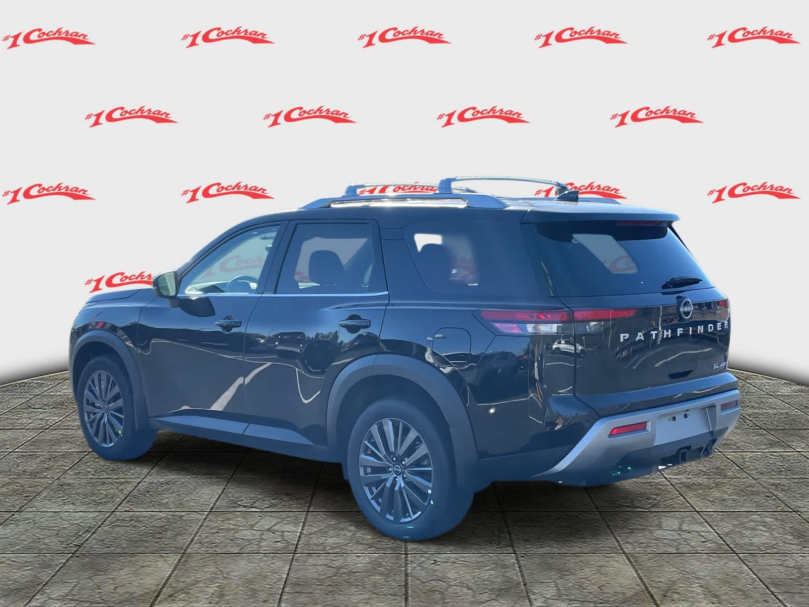 2025 Nissan Pathfinder SL photo 5