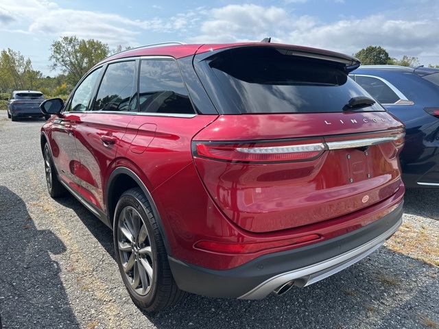 2022 Lincoln Corsair Standard photo 5