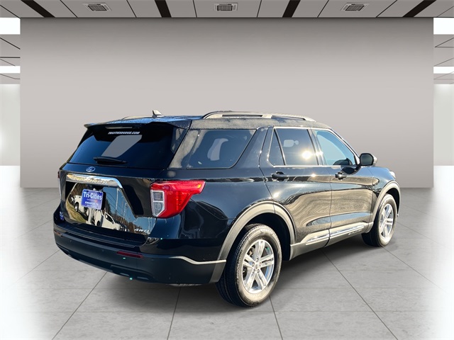 2022 Ford Explorer XLT photo 2