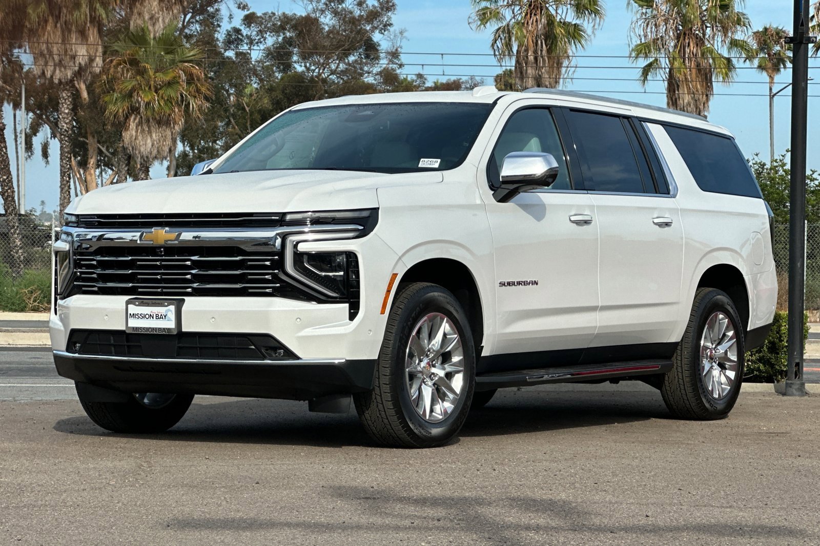 2025 Chevrolet Suburban Premier photo 4