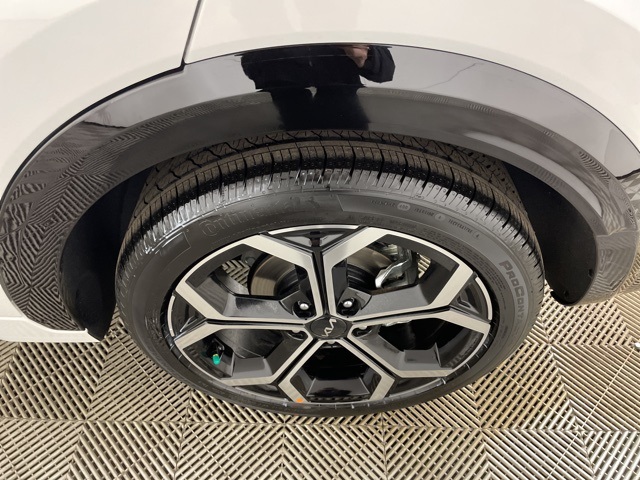 2025 Kia Niro EX Touring photo 13