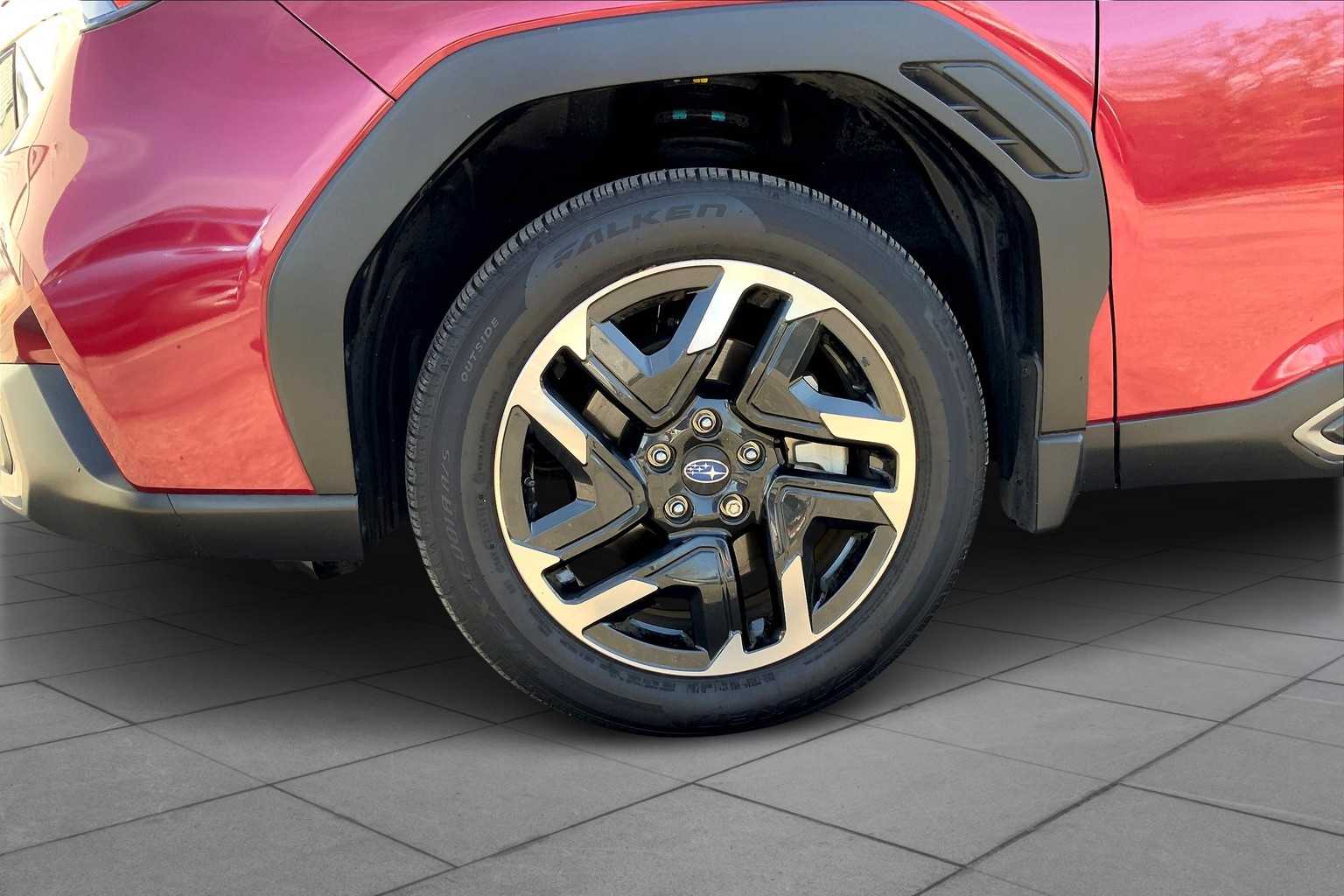 2025 Subaru Forester Limited photo 9