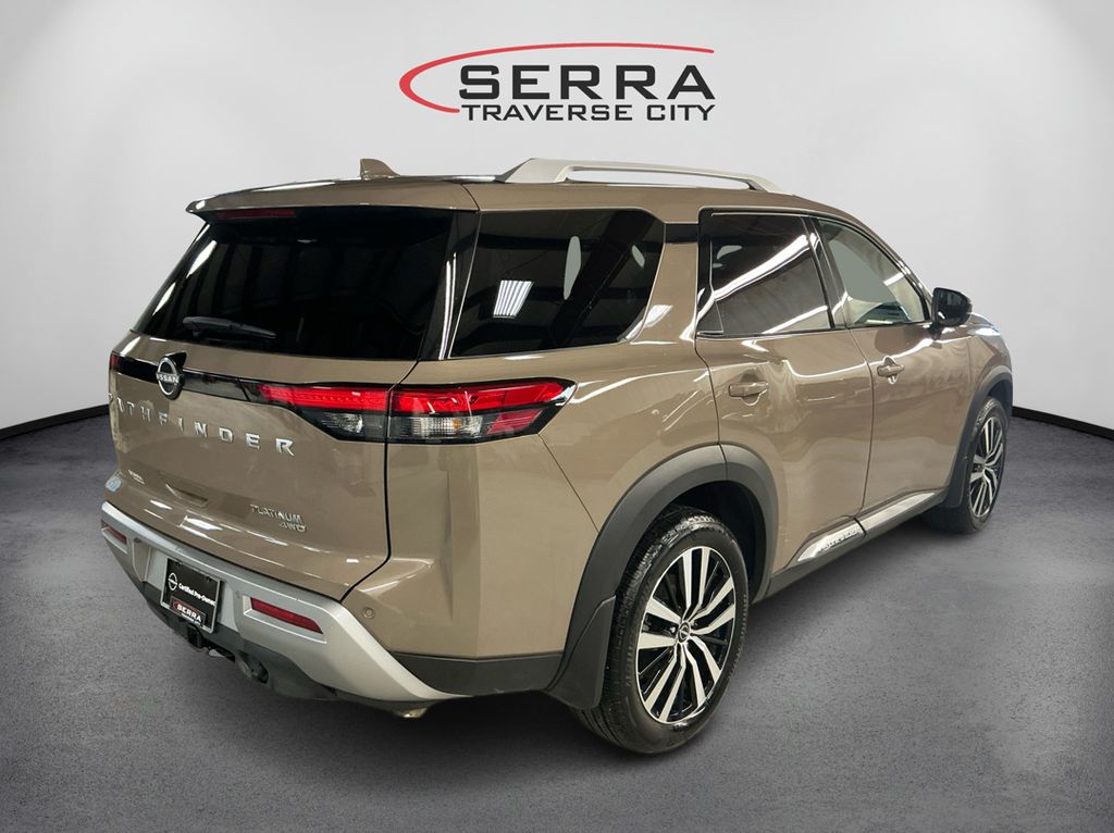2024 Nissan Pathfinder Platinum photo 5