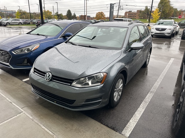 2017 Volkswagen Golf SportWagen S