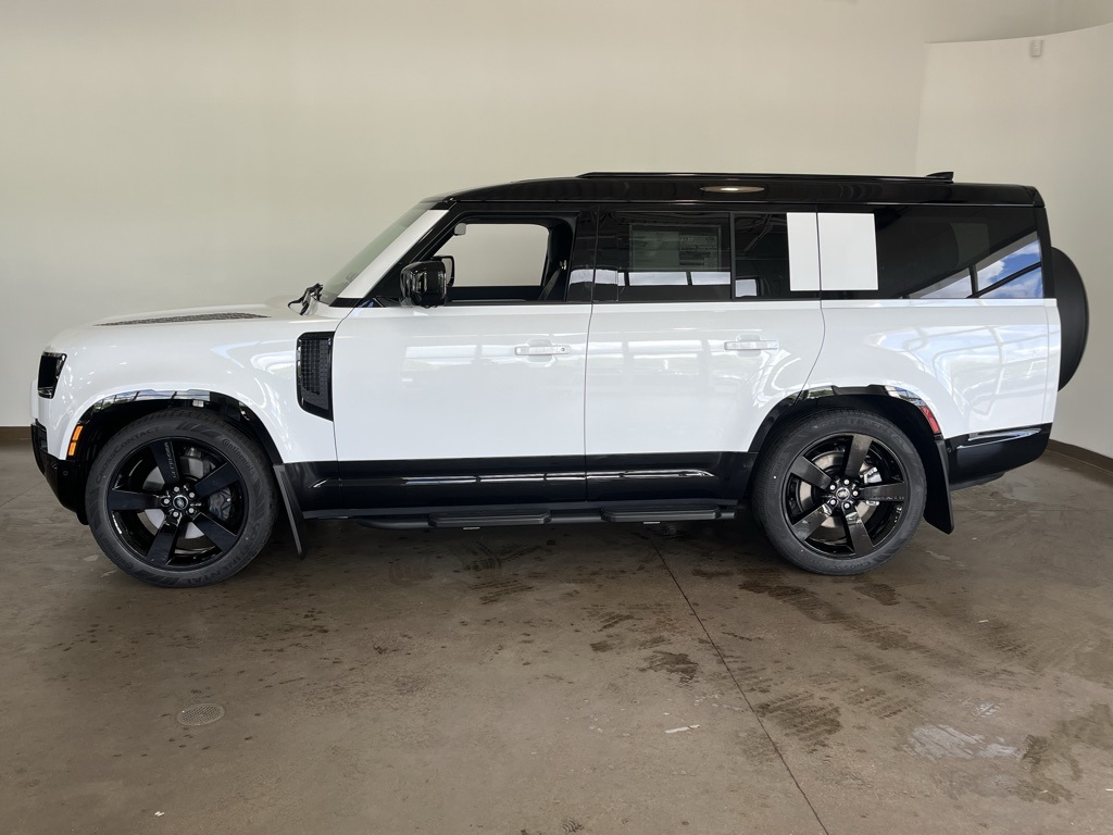 2025 Land Rover Defender 130 X-Dynamic SE photo 5