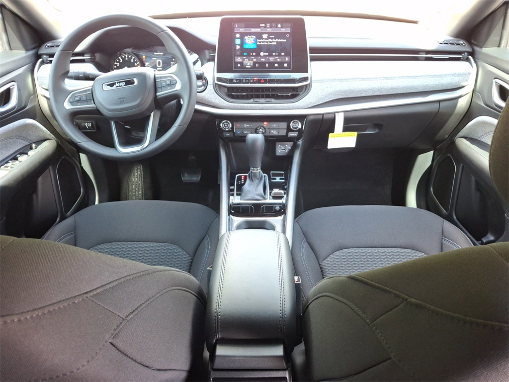 2025 Jeep Compass Sport photo 13