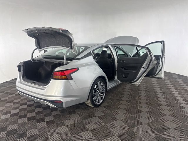 2023 Nissan Altima 2.5 SL photo 9