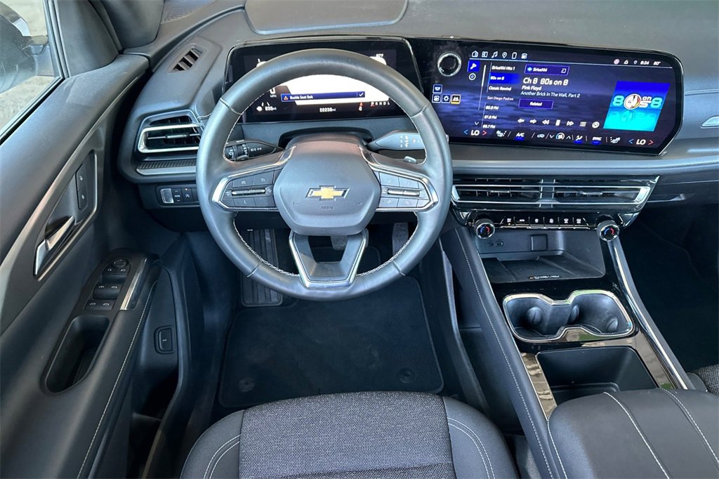 2025 Chevrolet Traverse photo 14