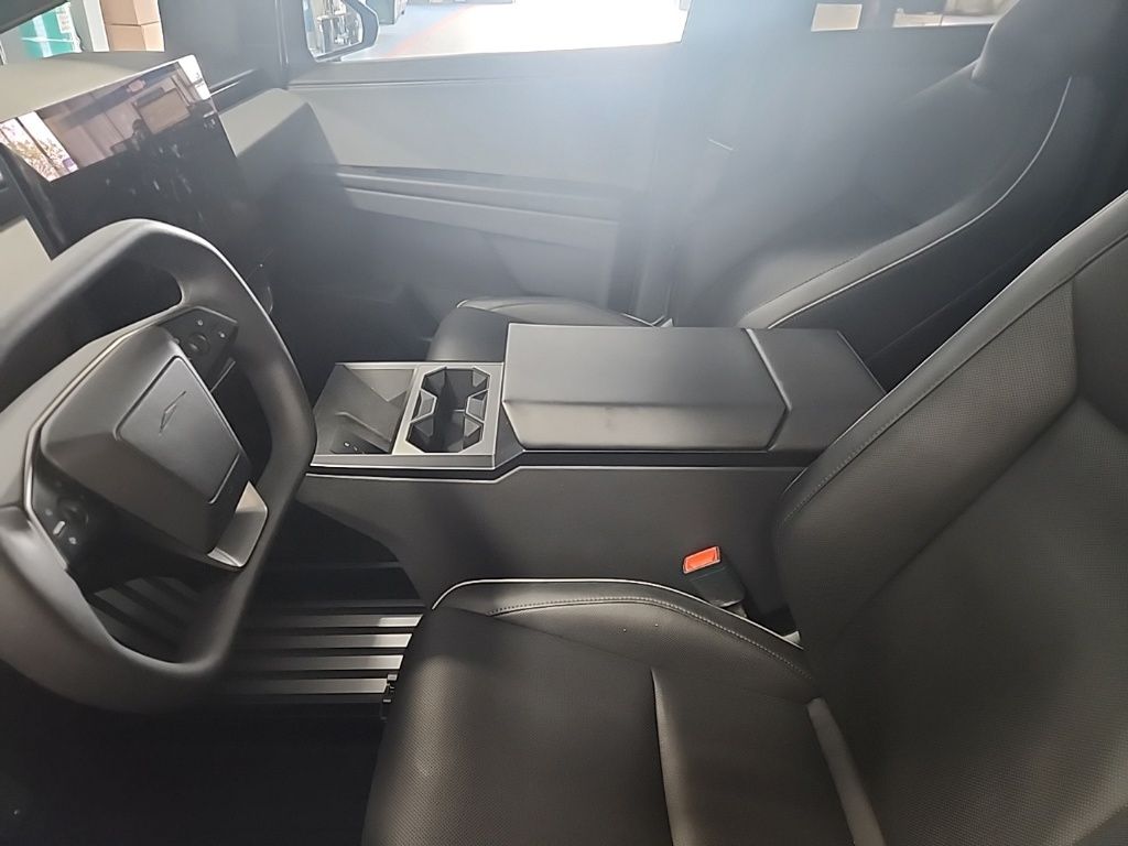 2024 Tesla Cybertruck photo 8