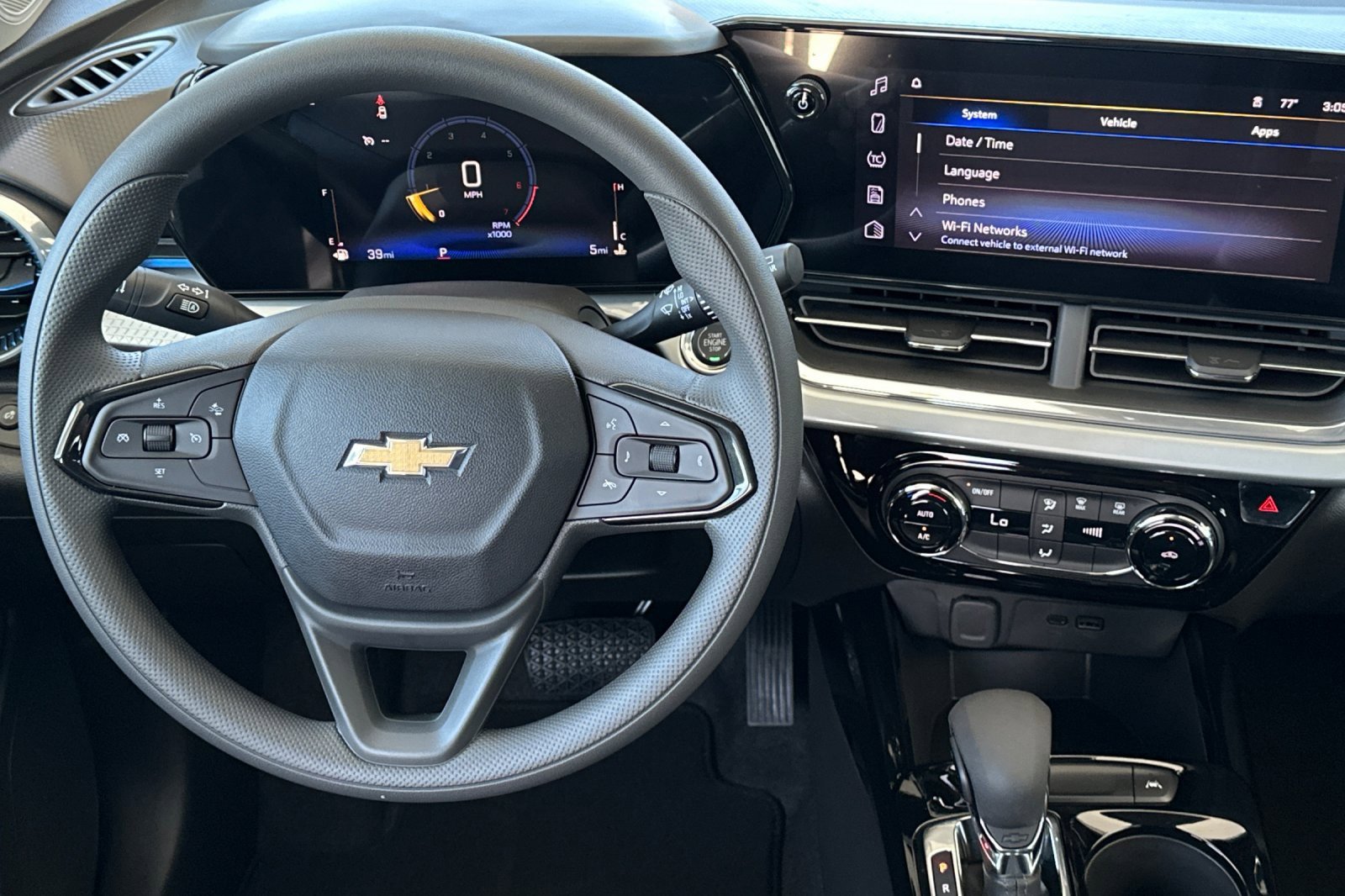2025 Chevrolet Trax LT photo 14