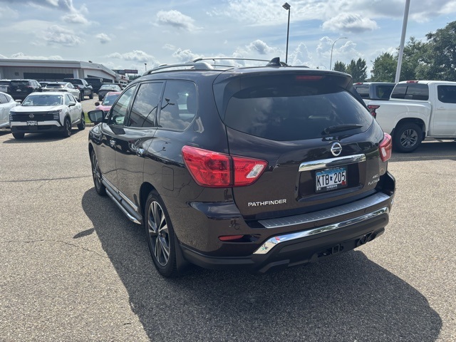 2019 Nissan Pathfinder Platinum photo 3