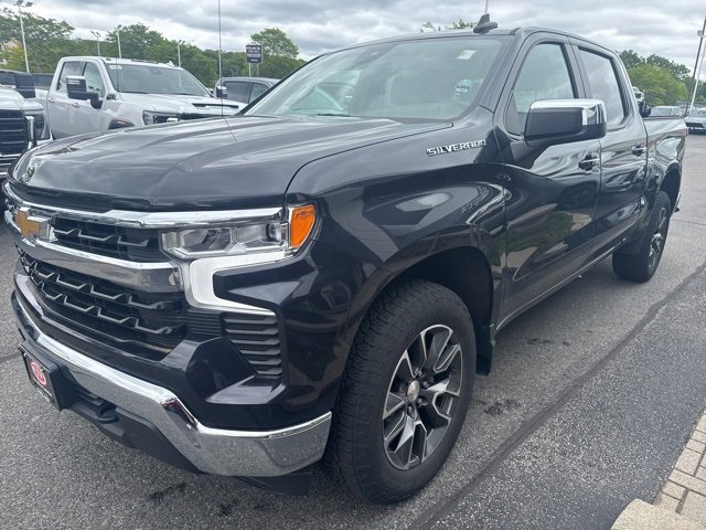 2022 Chevrolet Silverado 1500 LT photo 3