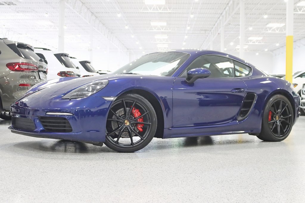 2022 Porsche Cayman S photo 2