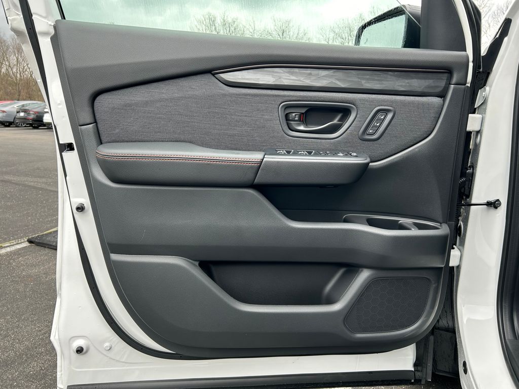 2026 Honda Passport TrailSport photo 14