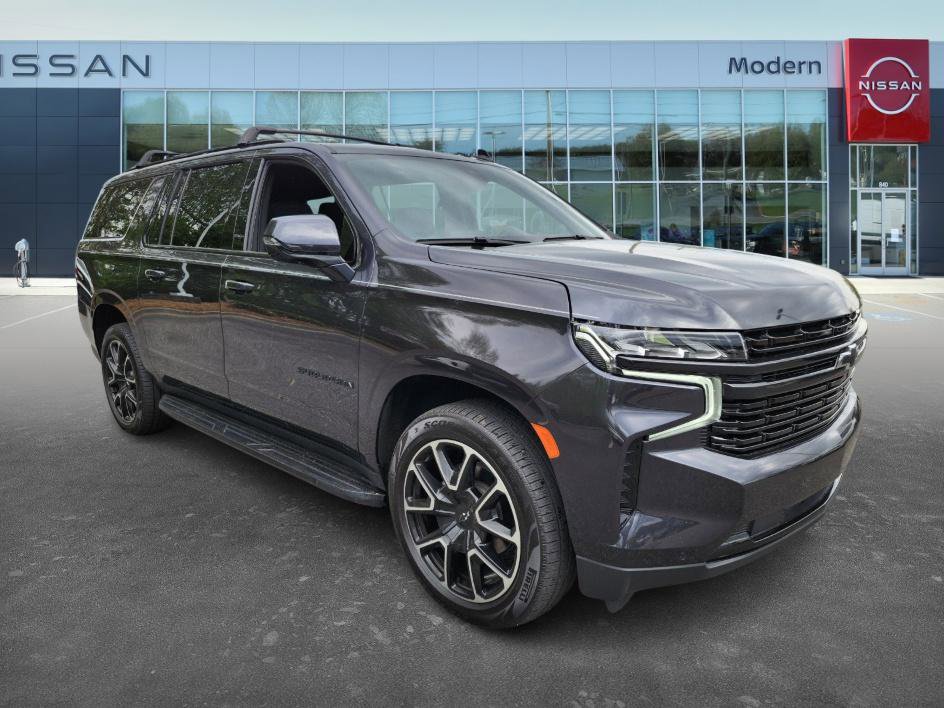 2022 Chevrolet Suburban RST photo 3