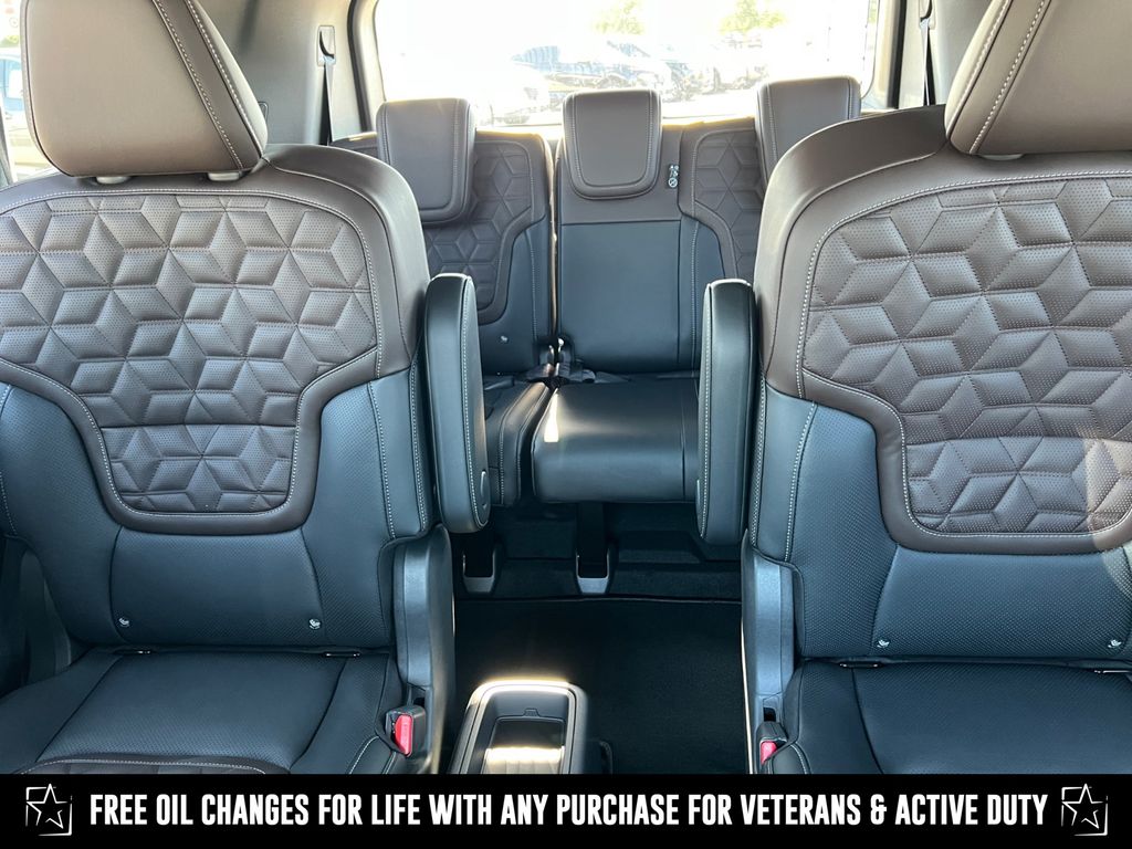 2026 Nissan Armada Platinum photo 4