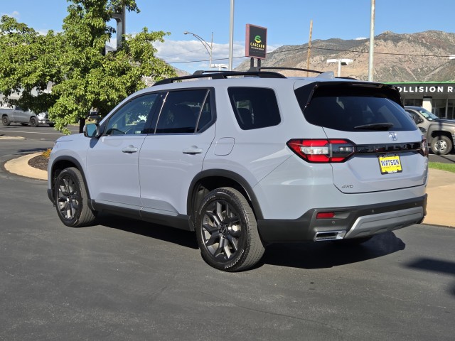 2023 Honda Pilot Touring photo 6