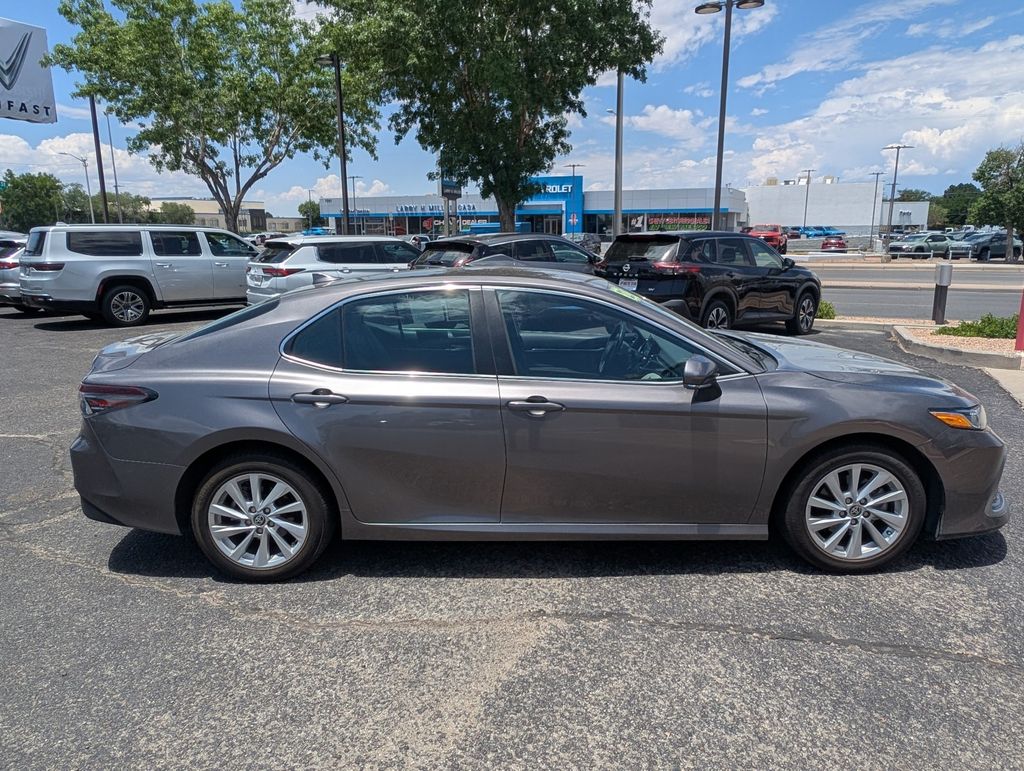 2023 Toyota Camry LE photo 4