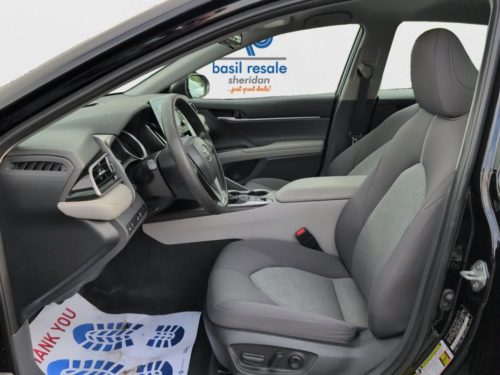 2022 Toyota Camry Hybrid LE SE photo 8