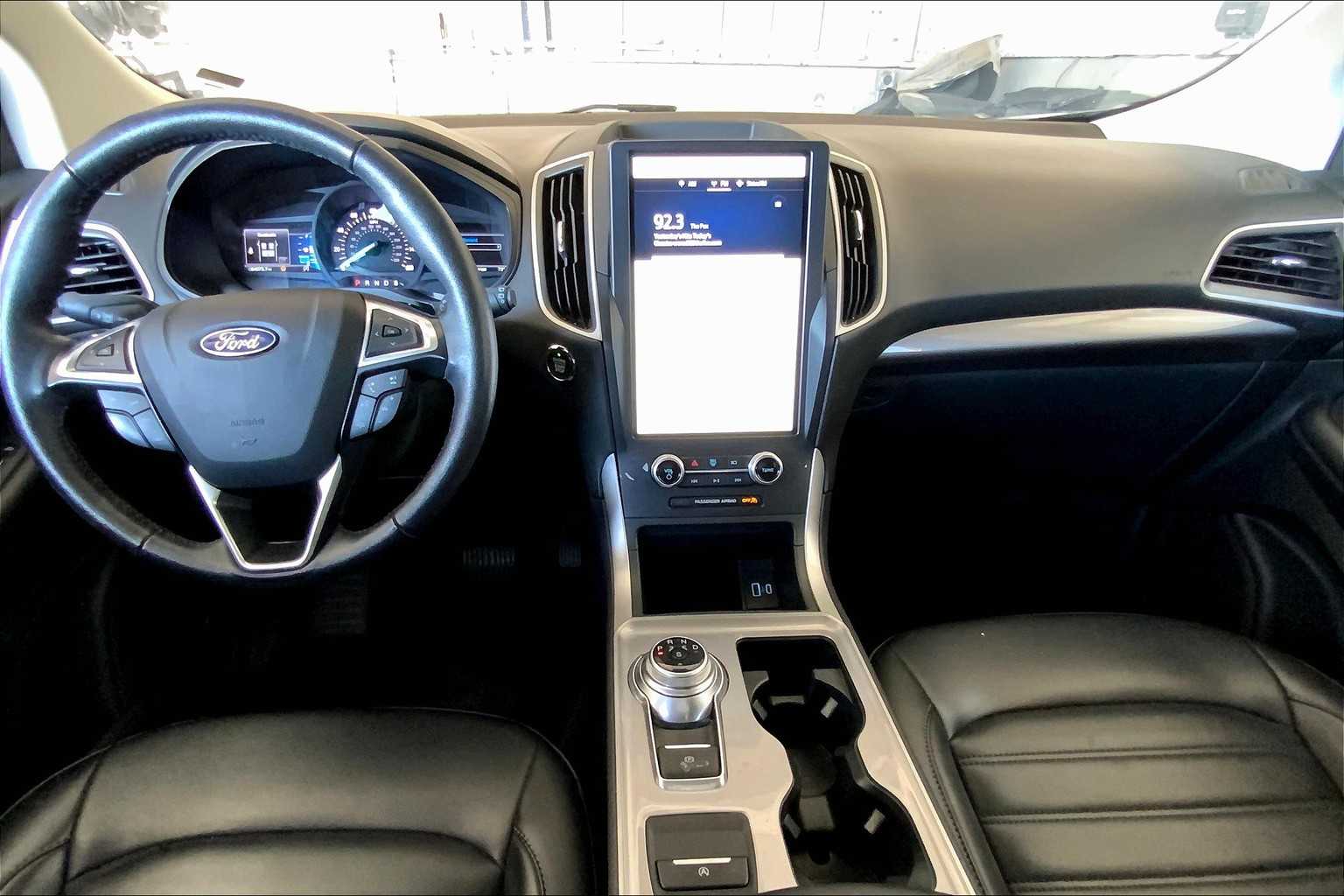 2023 Ford Edge SEL photo 14