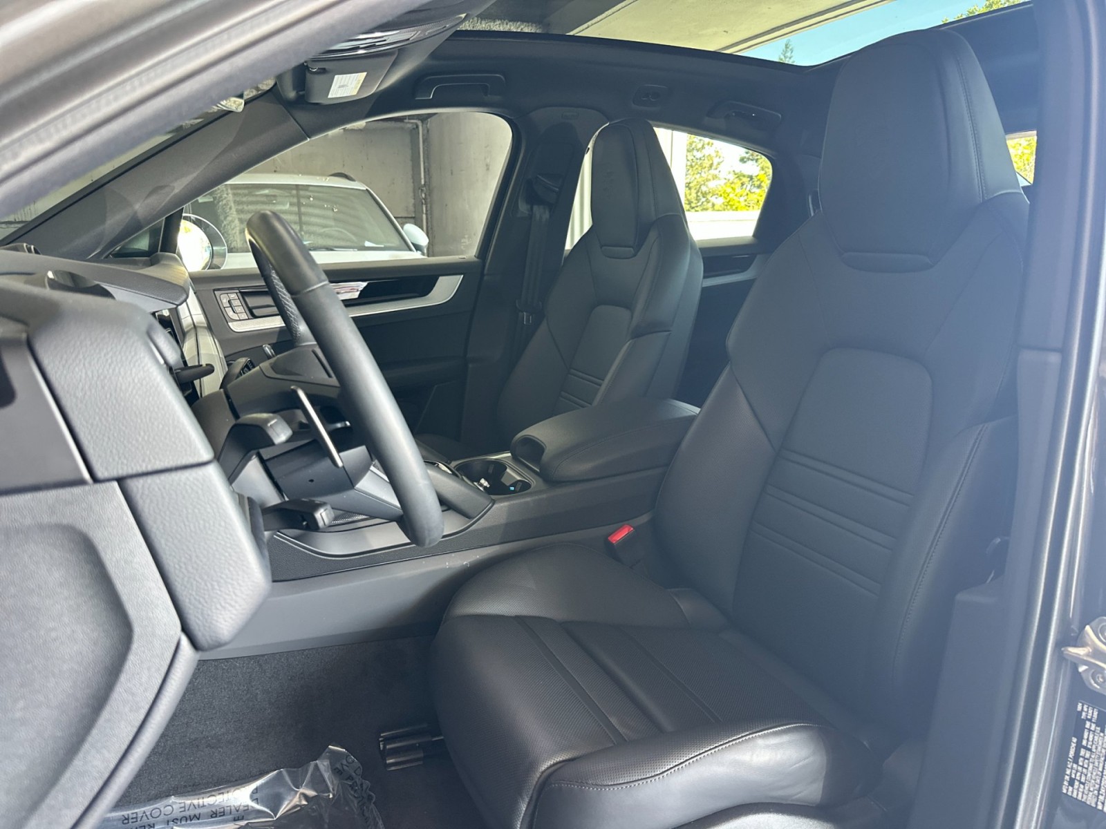 2025 Porsche Cayenne S photo 2