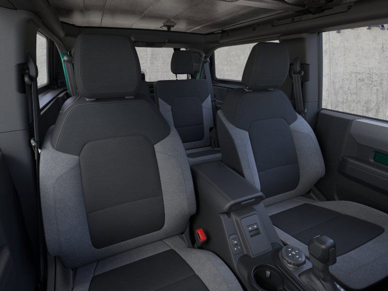 2025 Ford Bronco Base photo 2