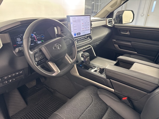 2023 Toyota Sequoia SR5 photo 15