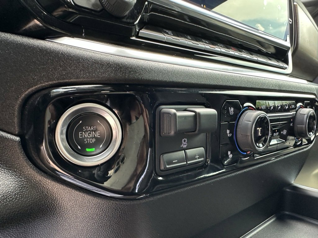 2025 Chevrolet Silverado 2500HD High Country photo 28