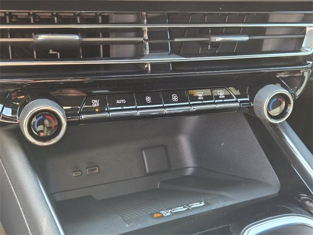 2026 Chevrolet Traverse Z71 photo 12