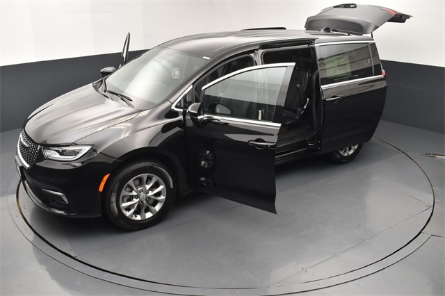2026 Chrysler Pacifica photo 27