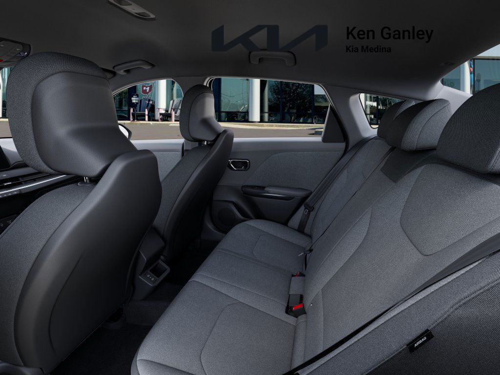2025 Kia K4 LXS photo 18