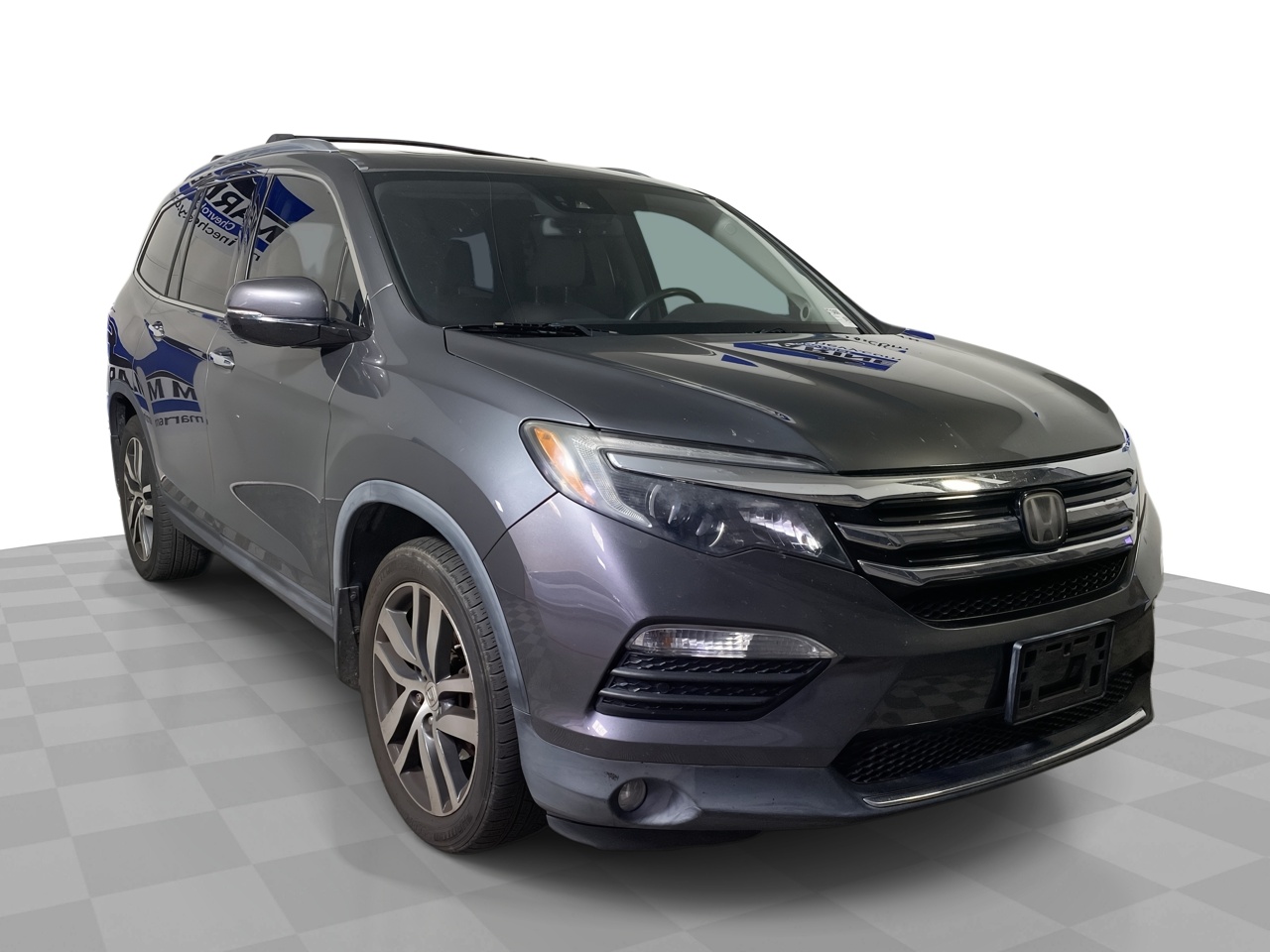 2017 Honda Pilot Elite's photo