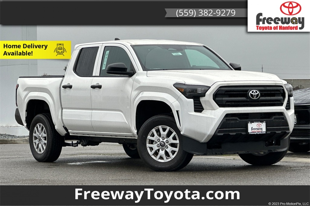 2025 Toyota Tacoma SR's photo