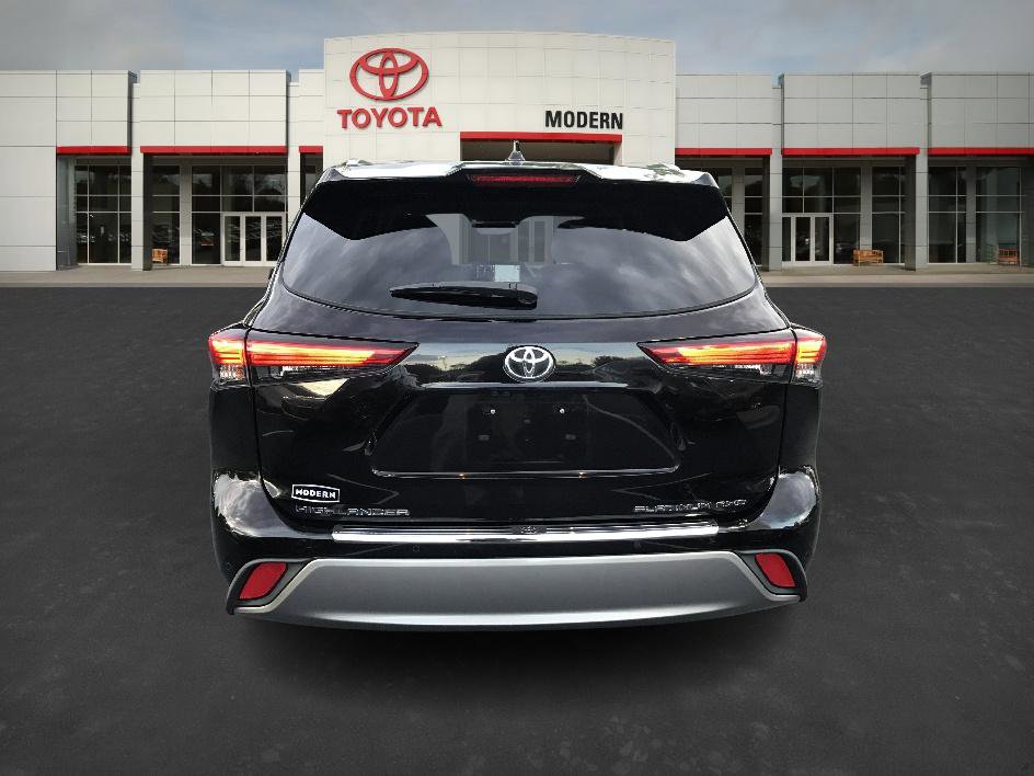 2022 Toyota Highlander Platinum photo 4