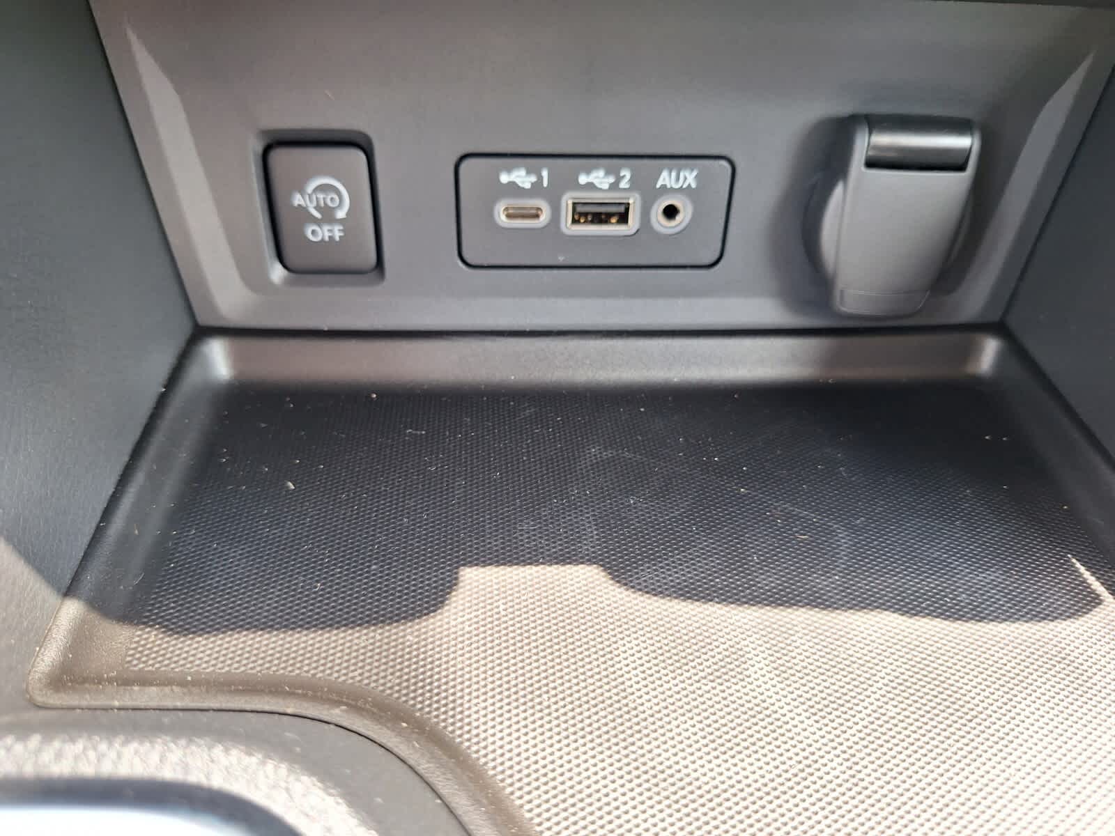 2025 Nissan Sentra SV photo 17