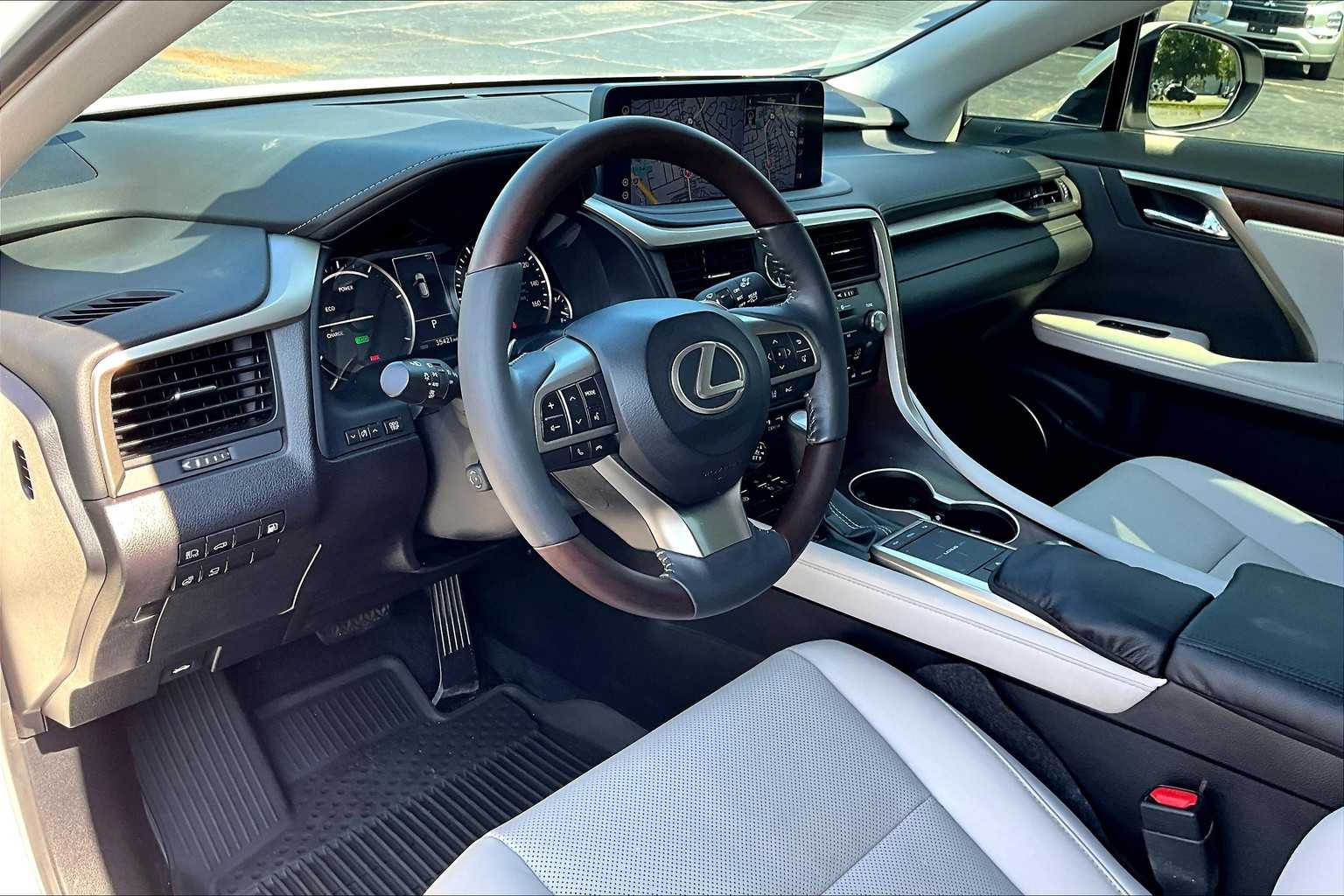 2022 Lexus RX Premium photo 17
