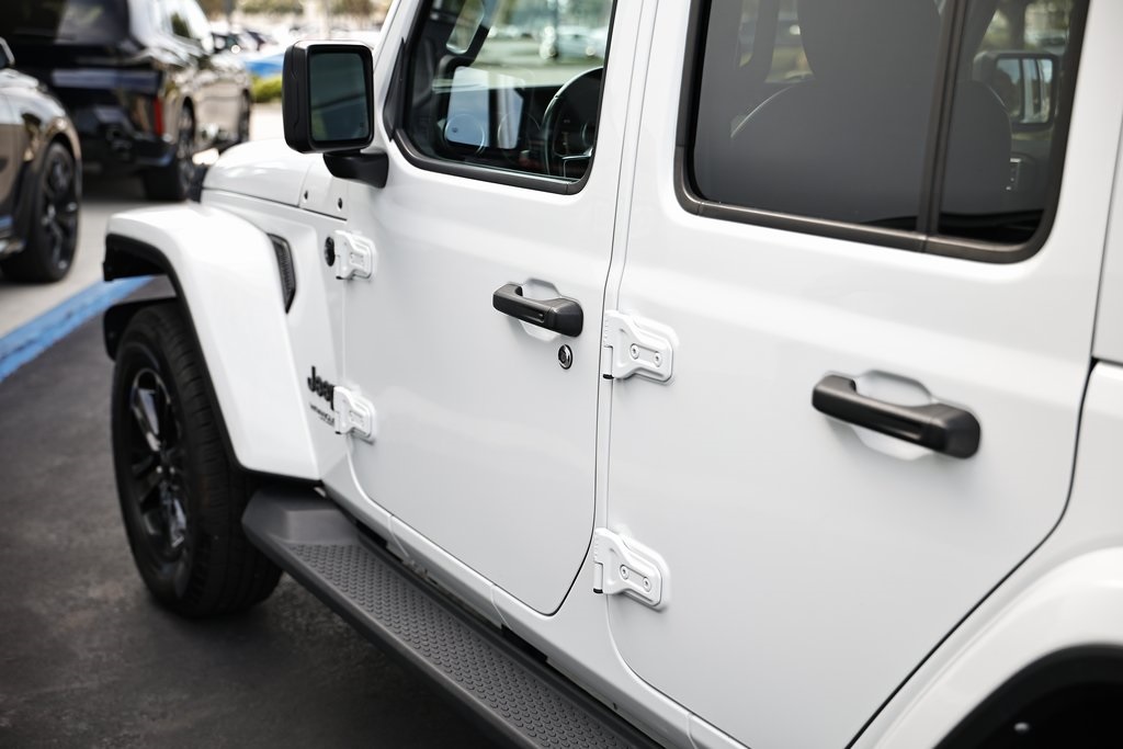 2022 Jeep Wrangler Unlimited Sahara Altitude photo 12