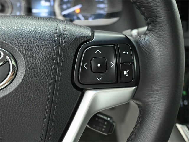 2017 TOYOTA SIENNA - Image 14