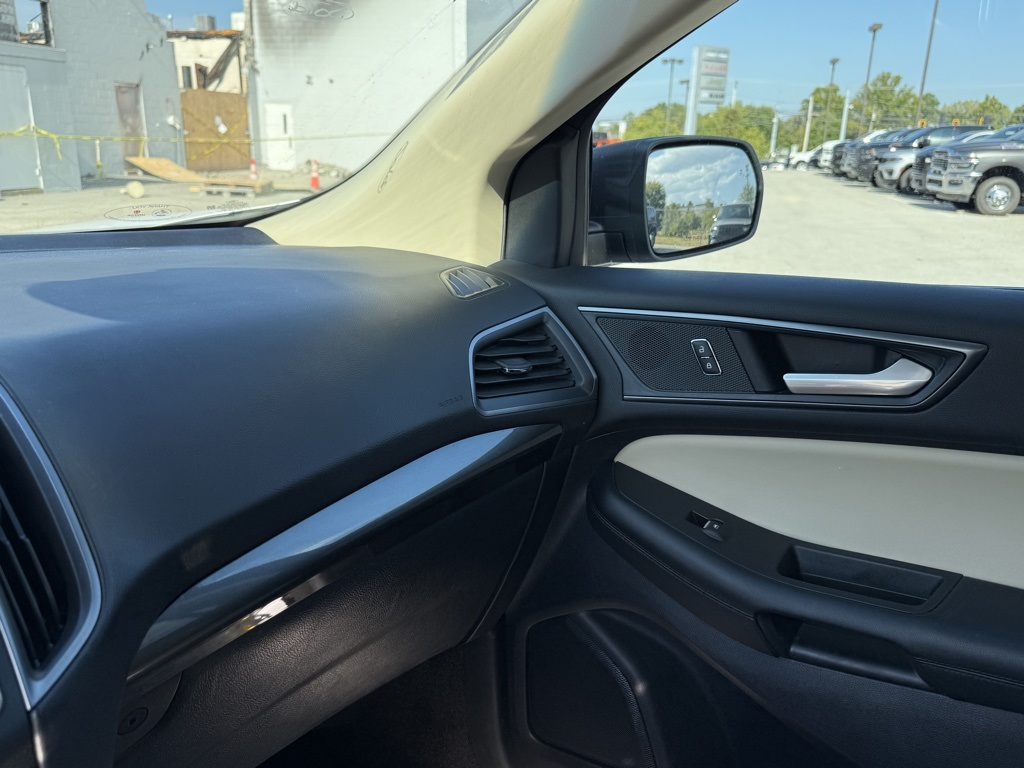 2020 Ford Edge SE photo 20