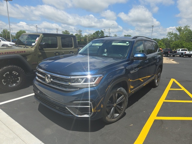 2021 Volkswagen Atlas V6 SE Technology R-Line photo 2