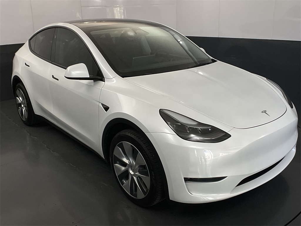 2024 Tesla Model Y Long Range's photo