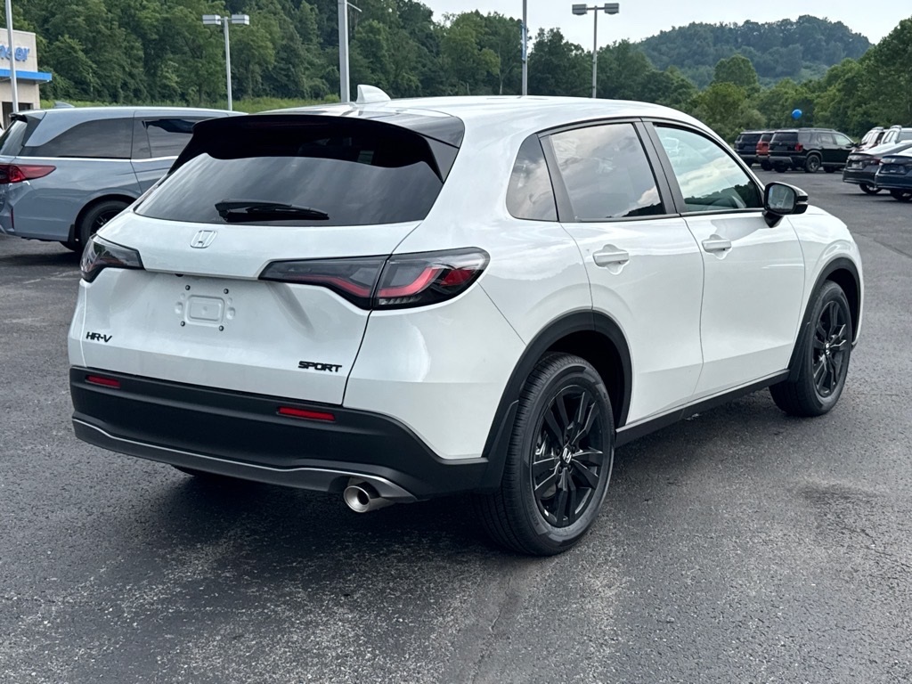 2026 Honda HR-V Sport photo 3