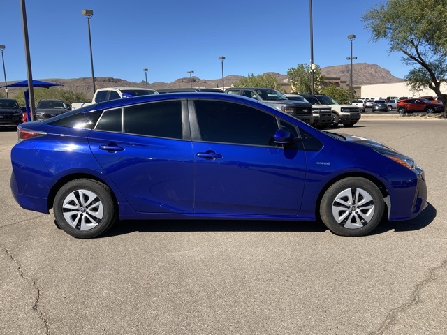 2017 Toyota Prius Two photo 4