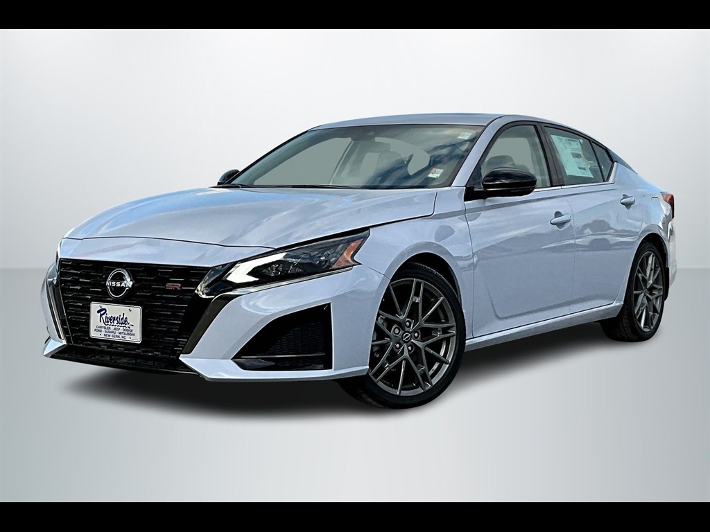 2024 Nissan Altima SR VC-Turbo photo 2