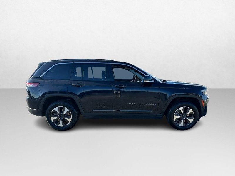 2024 Jeep Cherokee Limited 4xe photo 2
