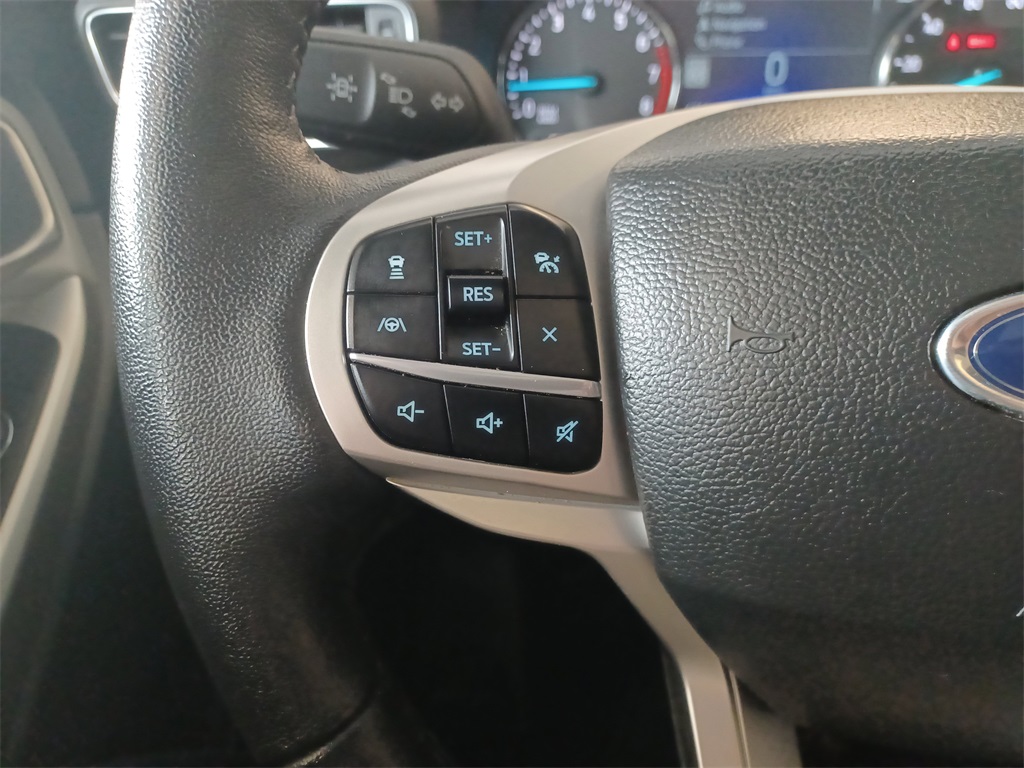 2023 Ford Explorer XLT photo 24