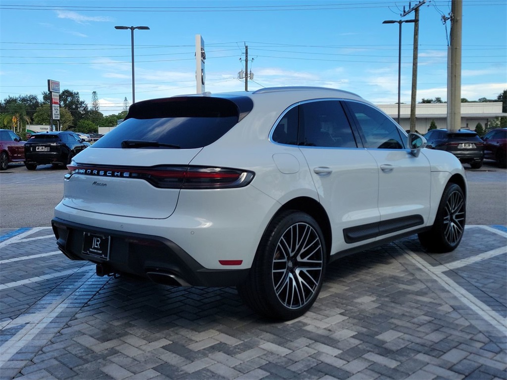 2024 Porsche Macan T photo 5