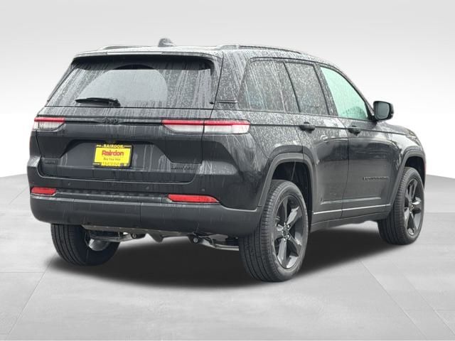 2025 Jeep Grand Cherokee Limited photo 2